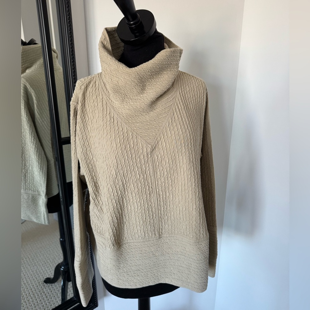 lululemon retreat pullover size xs/small euc trench